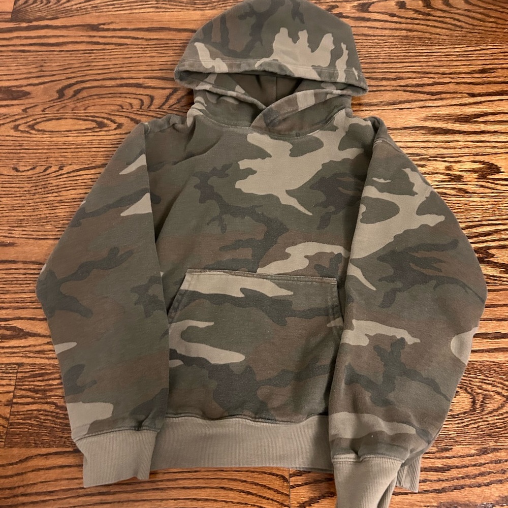 TNA sweatshirt with army patterns